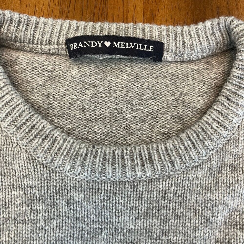 Brandy Melville Grey and White Striped Long Sleeve Sweater One Size - Picture 4 of 9
